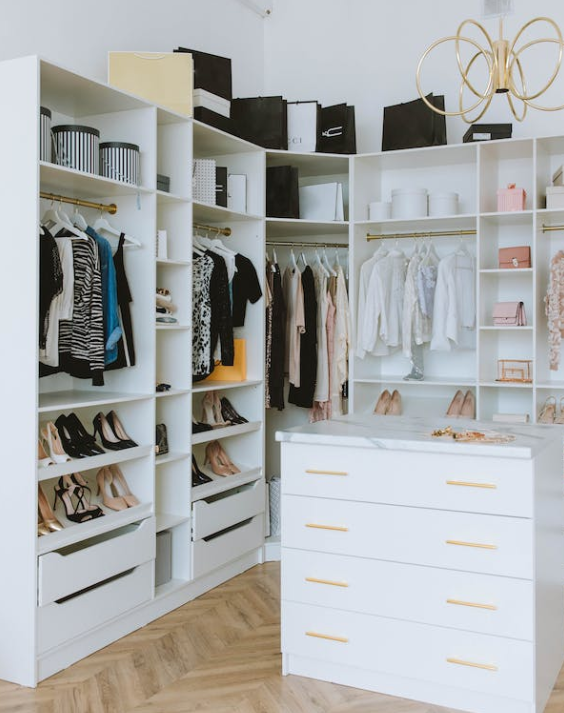 Wardrobe Essentials: Building a Timeless Closet